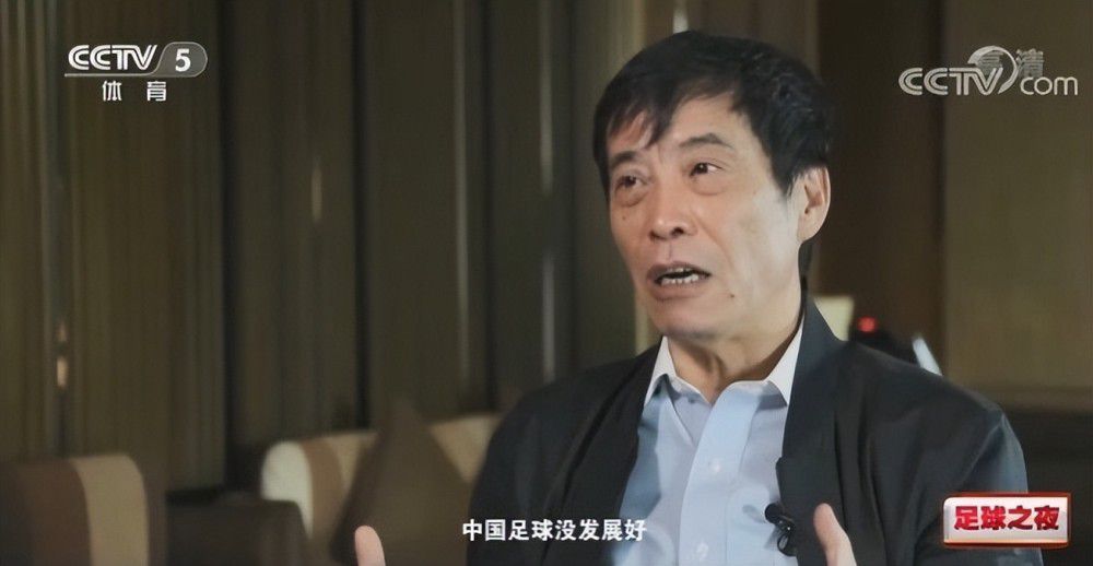 在家里，母亲问父亲是不是想吃点什么，这令安哲罗普洛斯十分震惊。